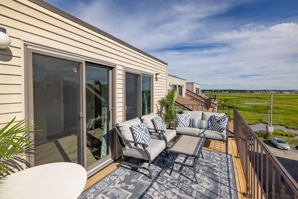 461 Ocean Boulevard Hampton NH 03842