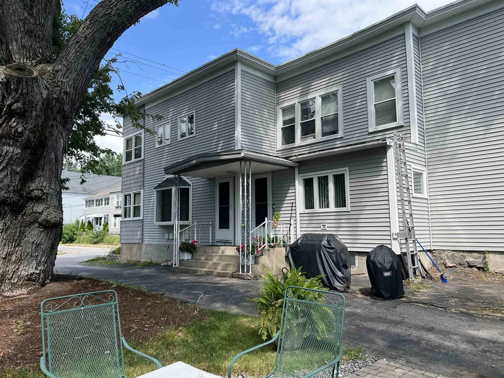 141 Calef Road Manchester NH 03103
