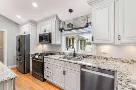 39 Sawtelle Road Windham NH 03087