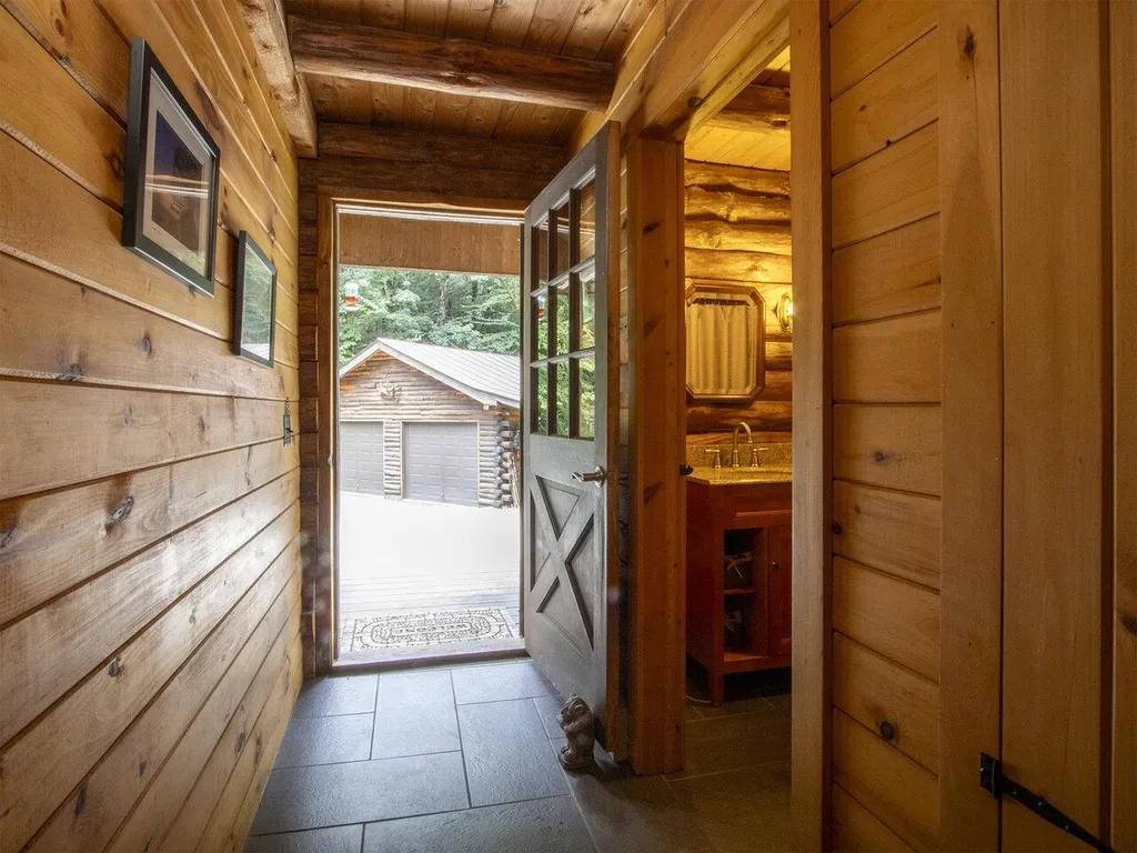 11 Moose Hollow Road Worcester VT 05682