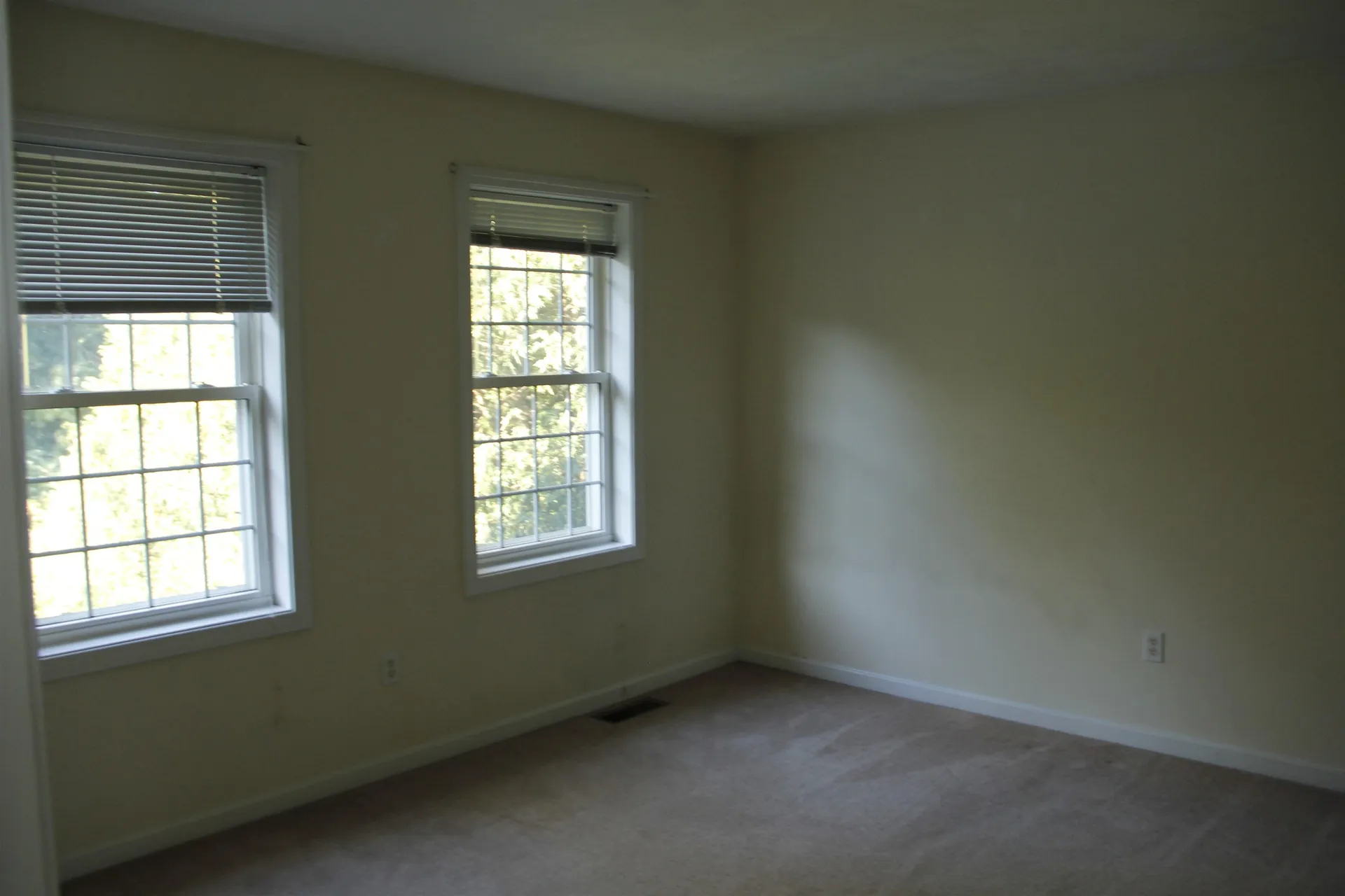 60 Mclane Lane Manchester NH 03104