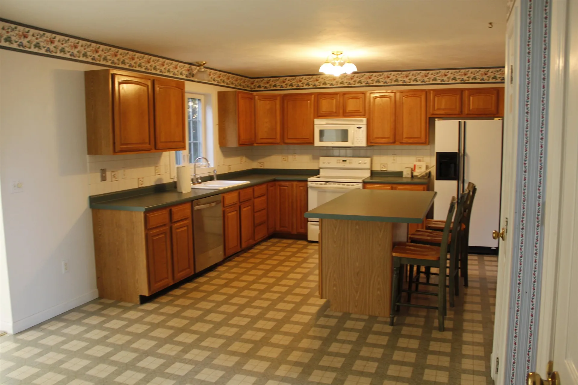 60 Mclane Lane Manchester NH 03104