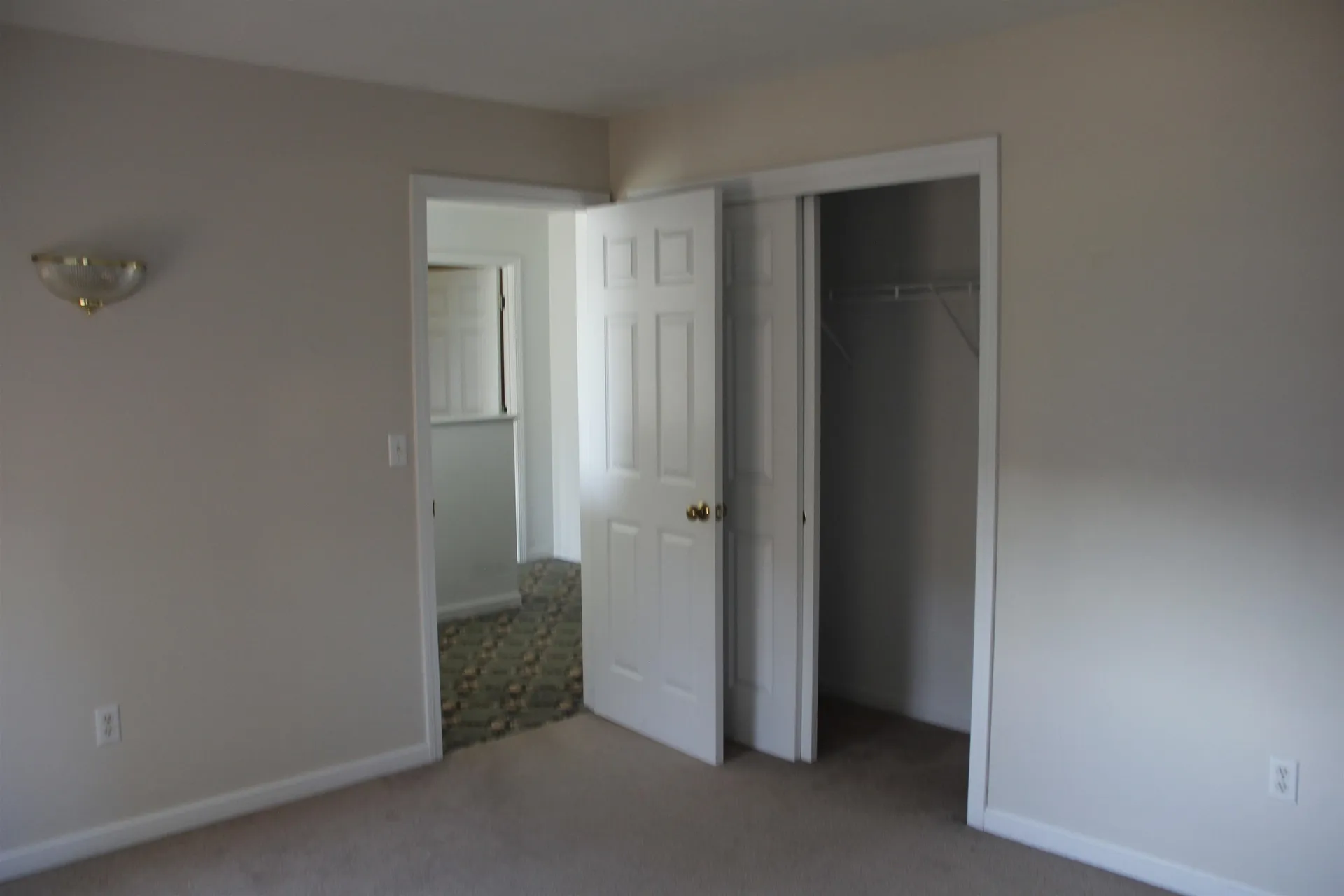 60 Mclane Lane Manchester NH 03104