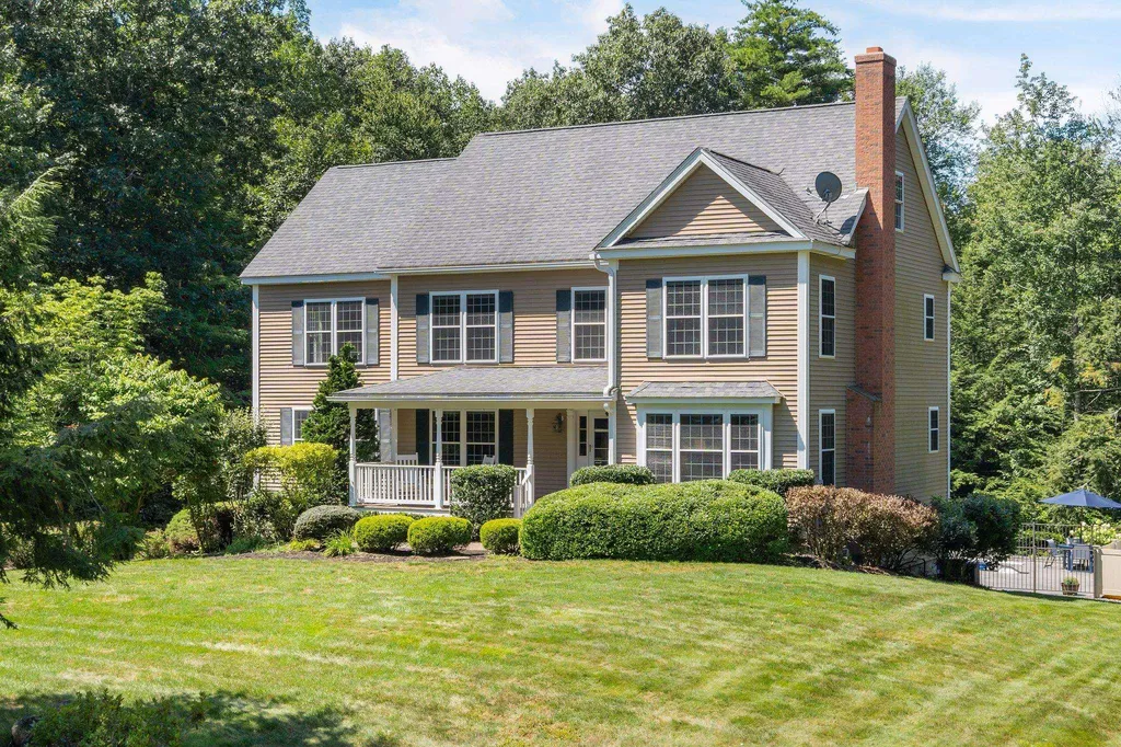 11 Stonewall Way Newmarket NH 03857