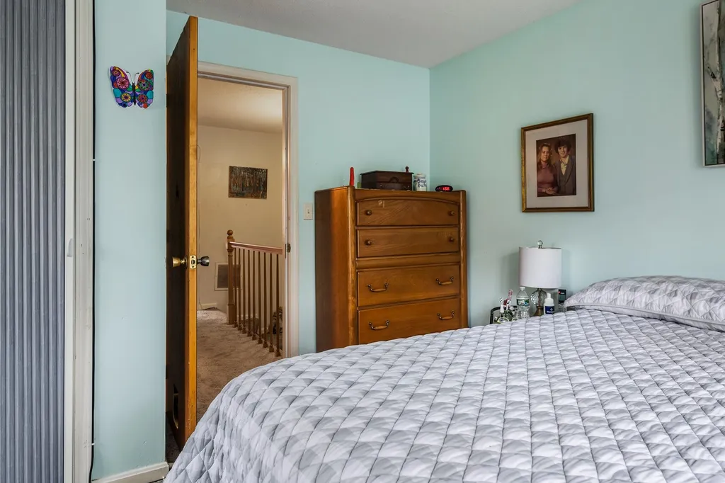 528 Fox Hollow Drive Hudson NH 03051