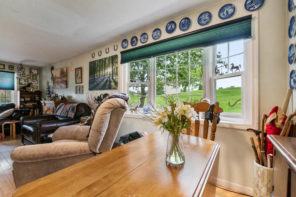 528 Fox Hollow Drive Hudson NH 03051