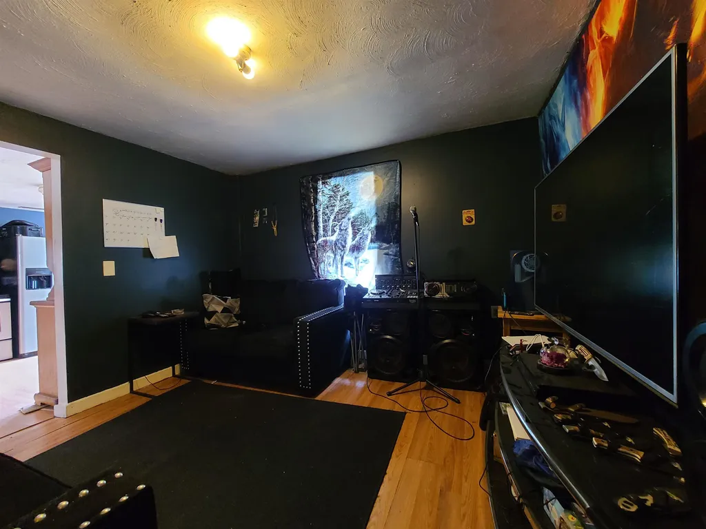 73 W Bow Street Franklin NH 03235