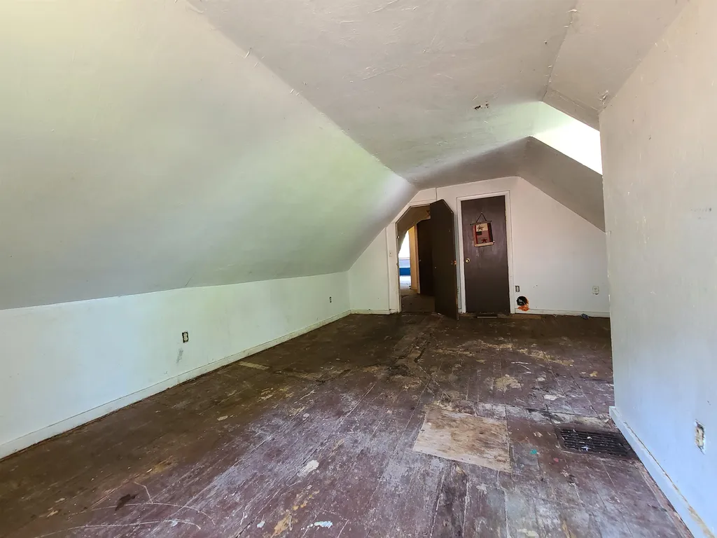 73 W Bow Street Franklin NH 03235