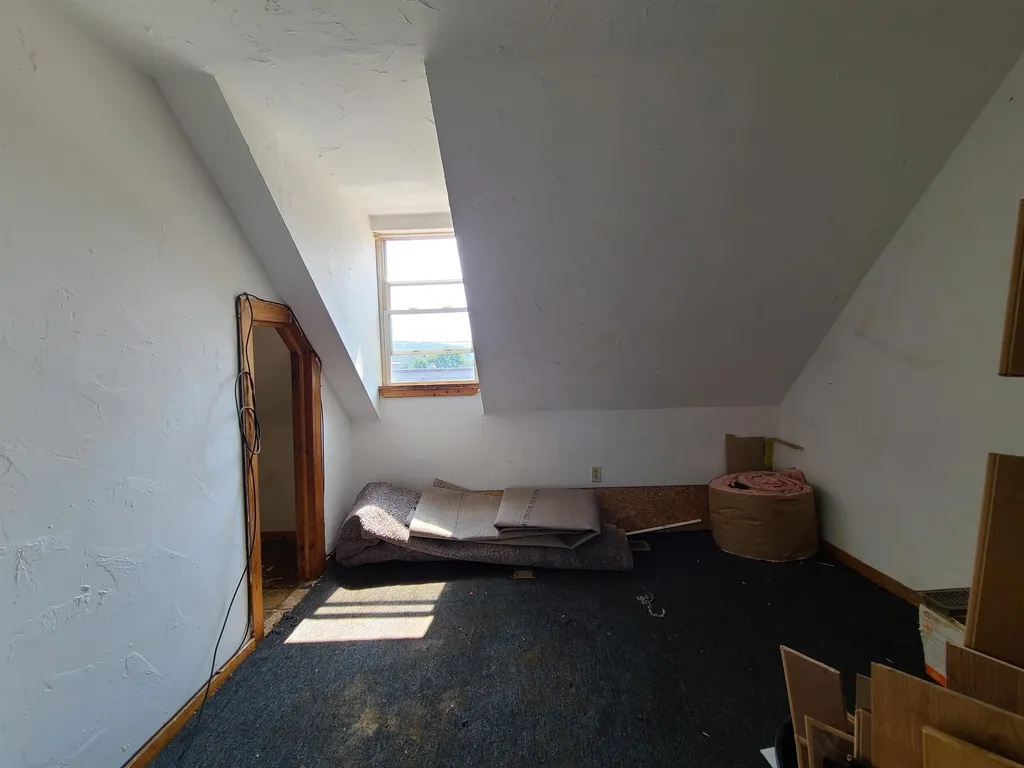 73 W Bow Street Franklin NH 03235
