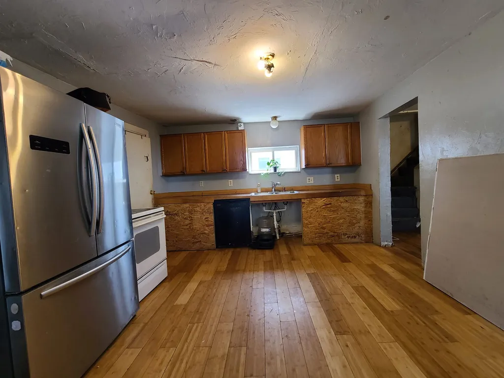 73 W Bow Street Franklin NH 03235