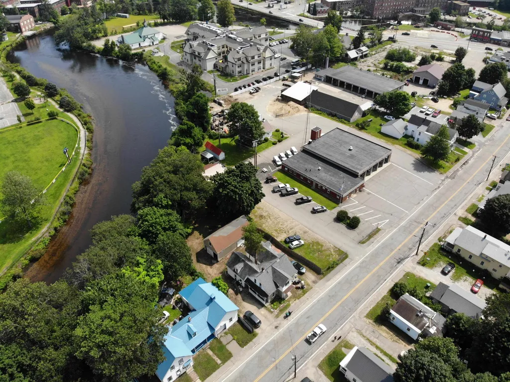 73 W Bow Street Franklin NH 03235