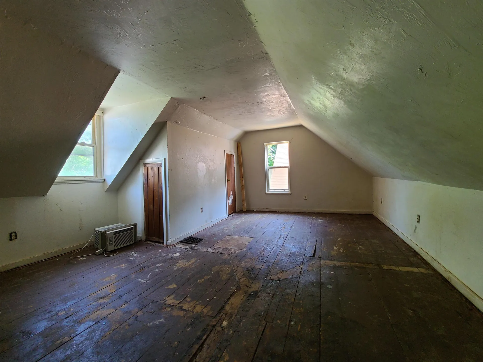 73 W Bow Street Franklin NH 03235