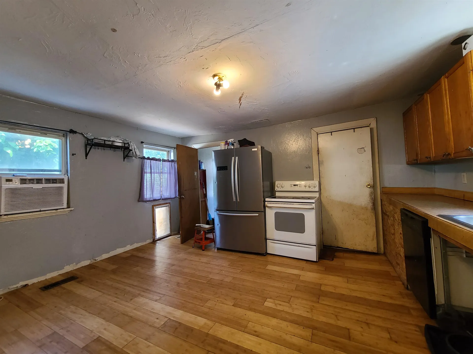 73 W Bow Street Franklin NH 03235