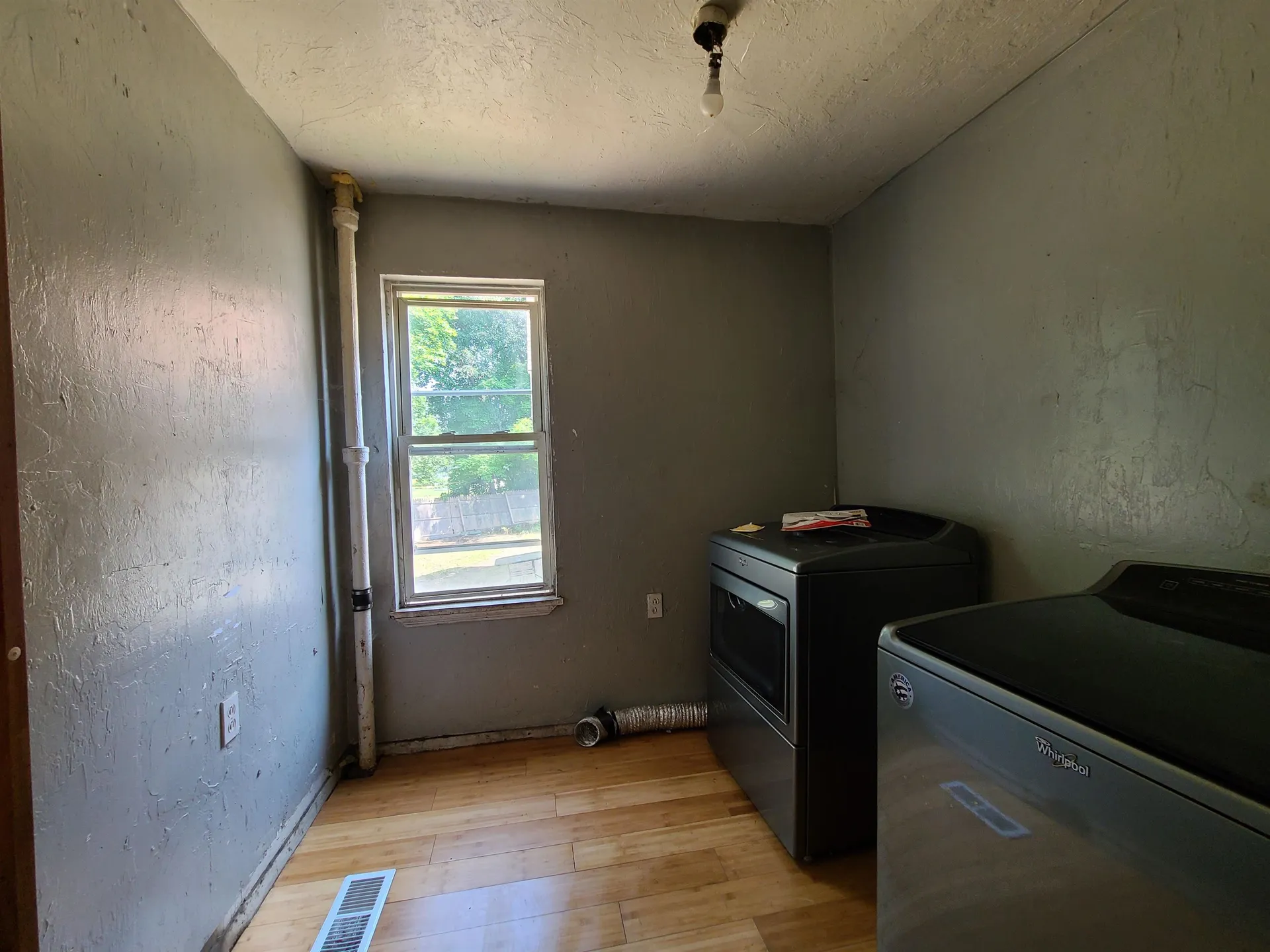 73 W Bow Street Franklin NH 03235