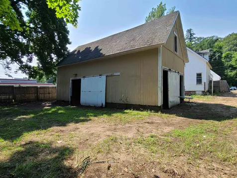 73 W Bow Street Franklin NH 03235