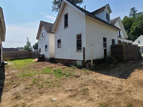 73 W Bow Street Franklin NH 03235