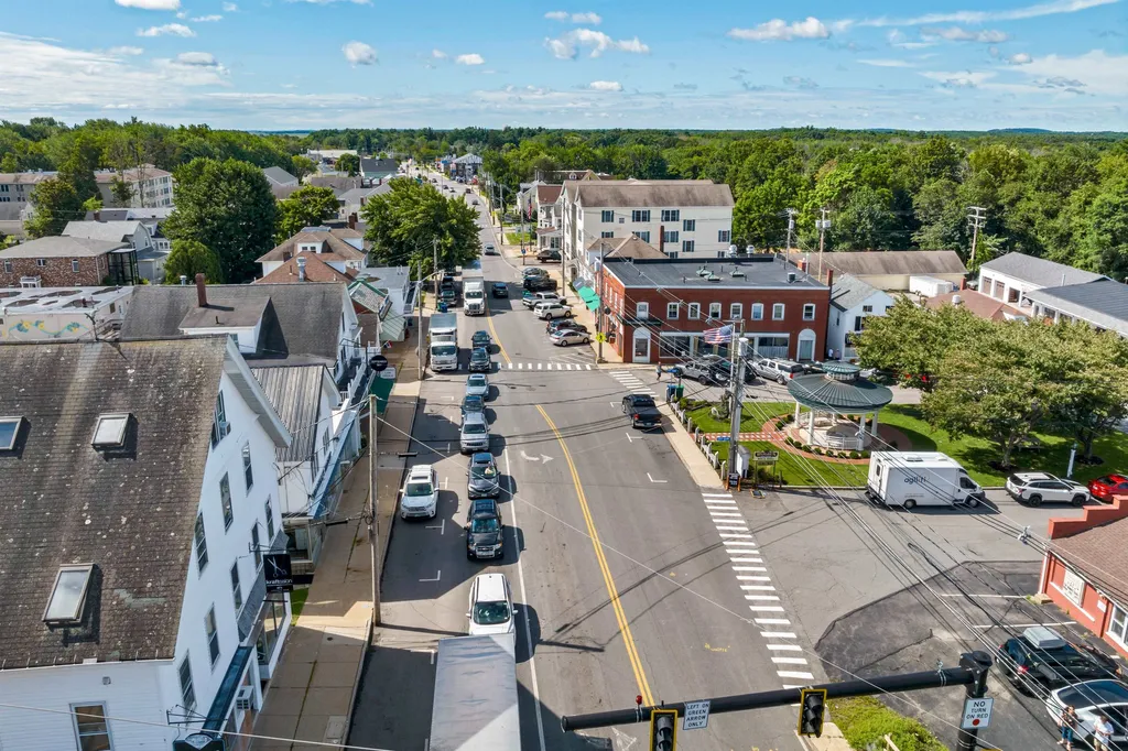 13 Holly Lane Hampton NH 03842