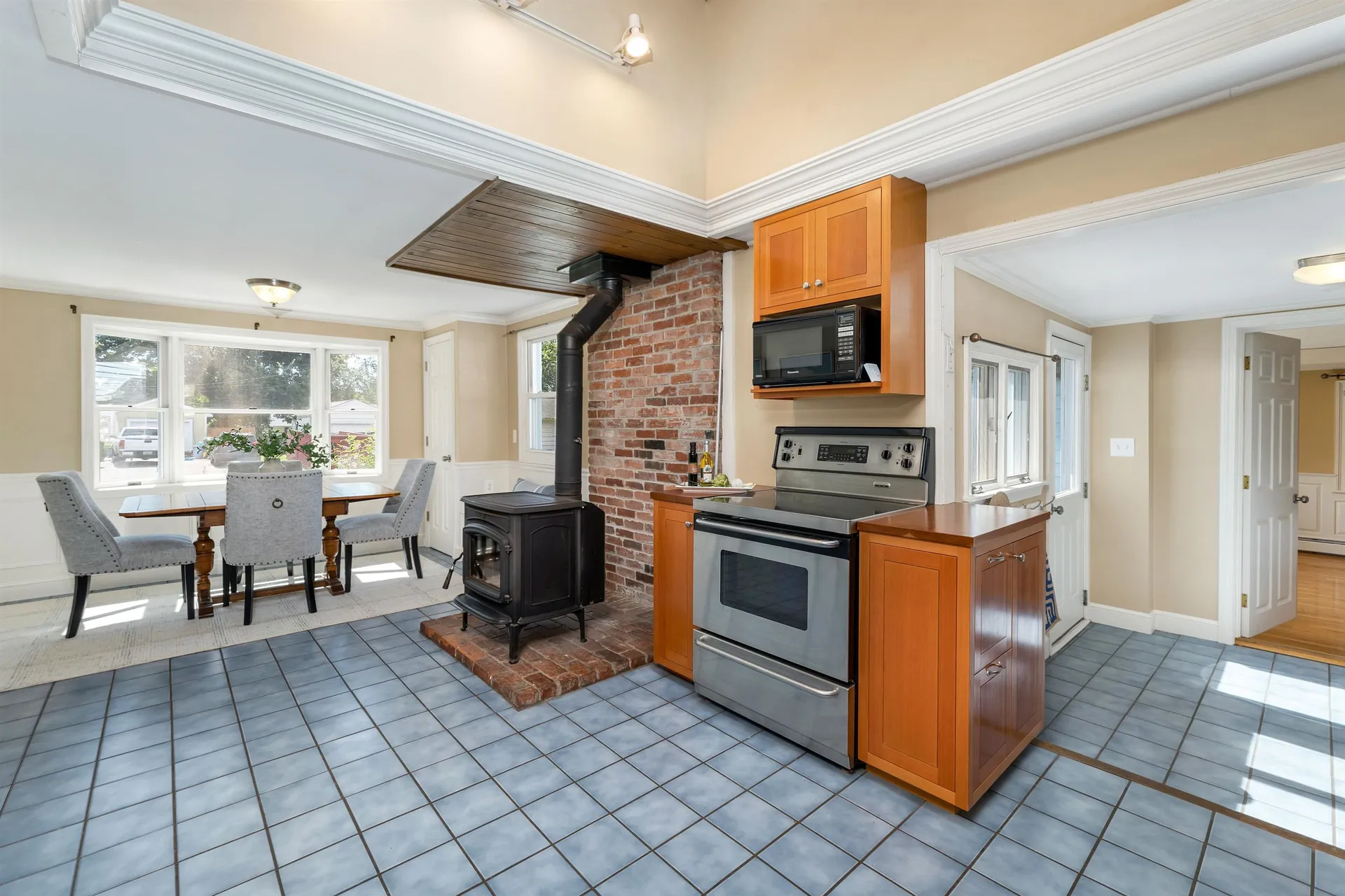 13 Holly Lane Hampton NH 03842