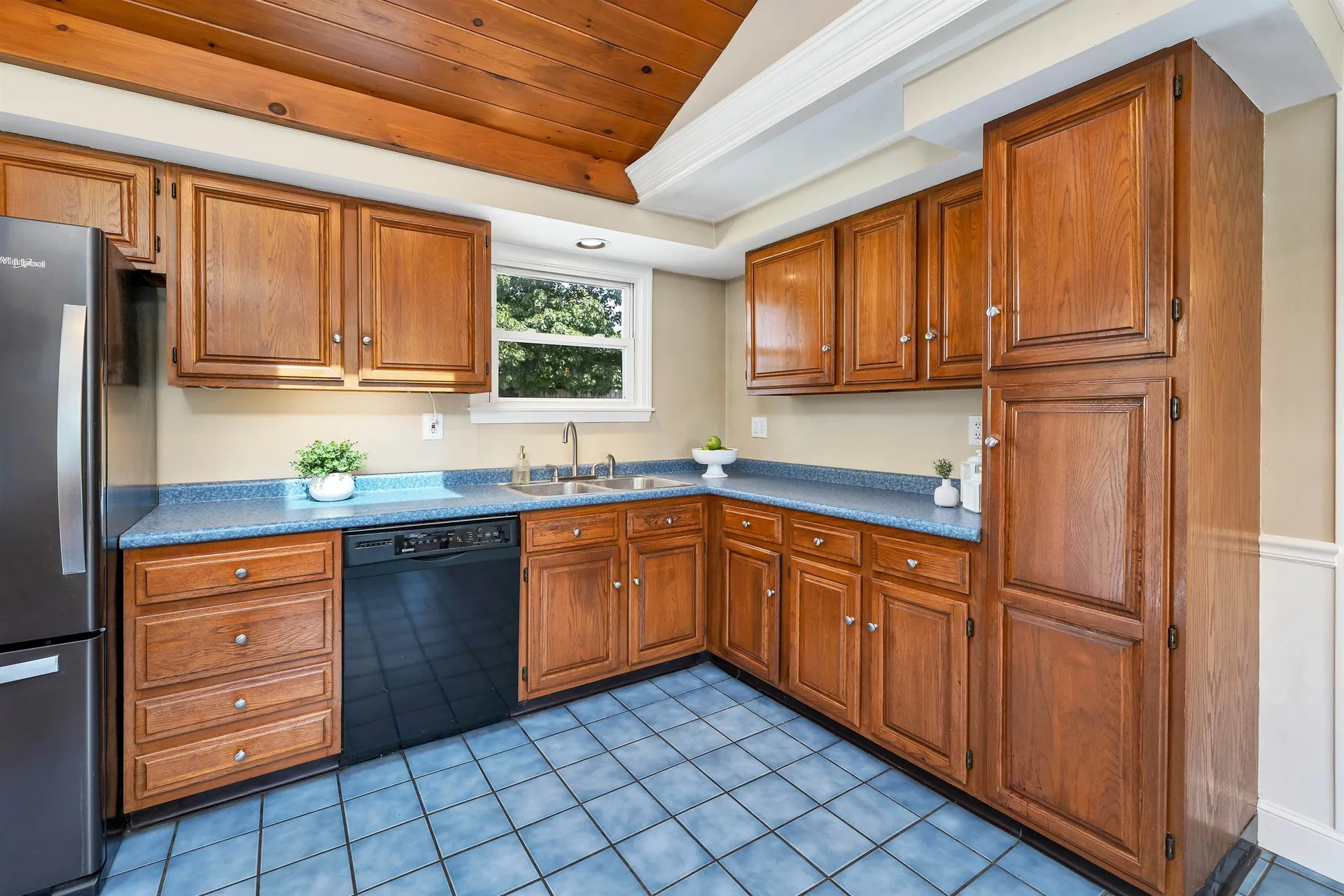 13 Holly Lane Hampton NH 03842