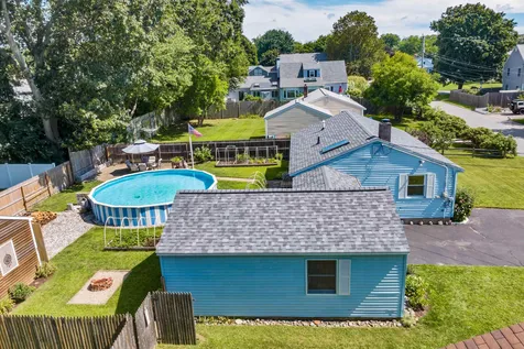 13 Holly Lane Hampton NH 03842
