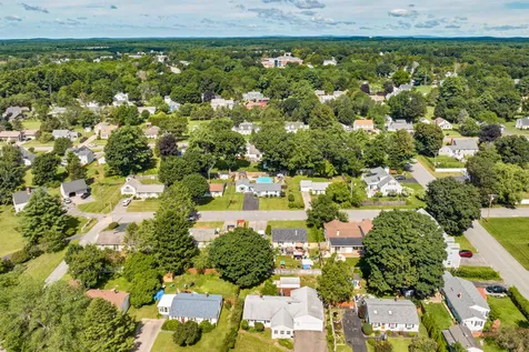 13 Holly Lane Hampton NH 03842