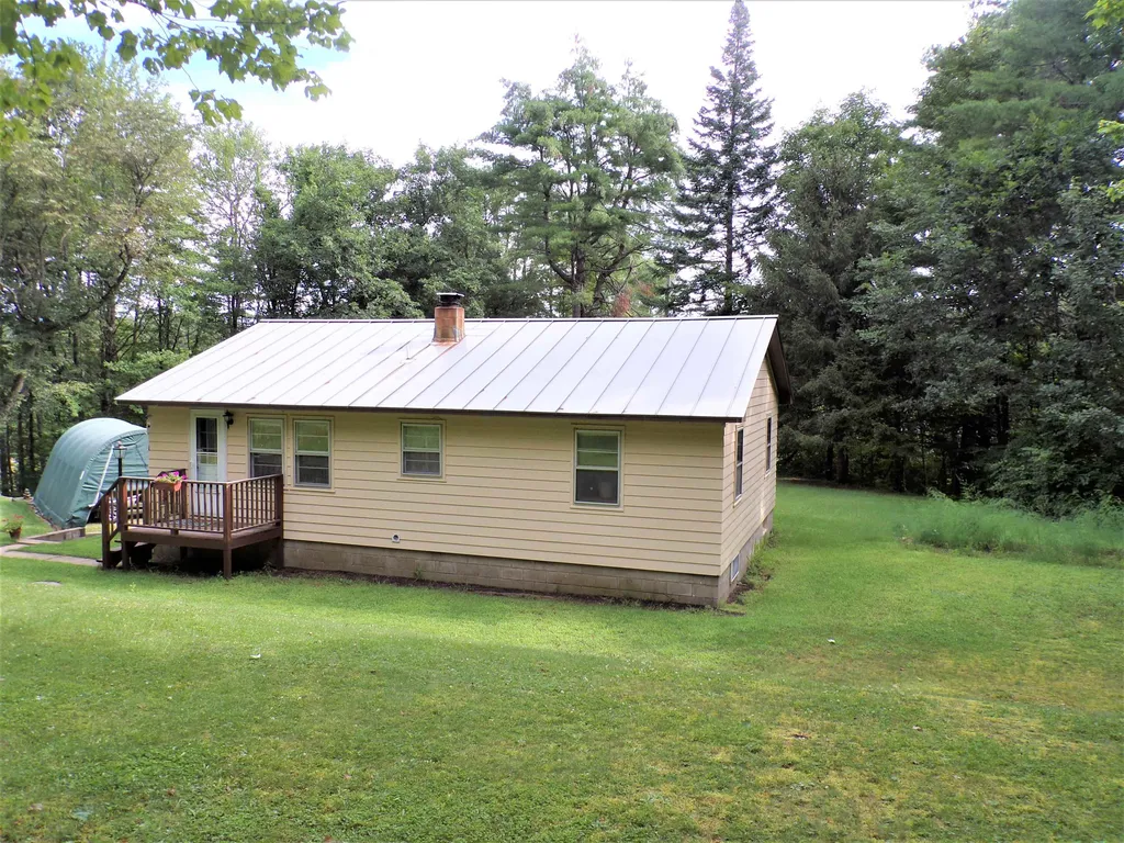 10 Gile Pond Road Franklin NH 03235