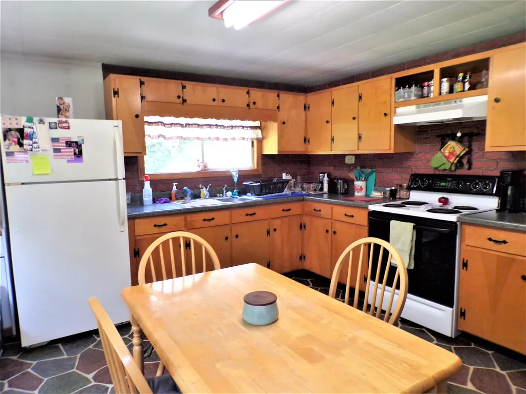 10 Gile Pond Road Franklin NH 03235