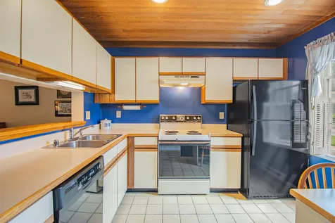 65 Pine Ledge Court Burlington VT 05401