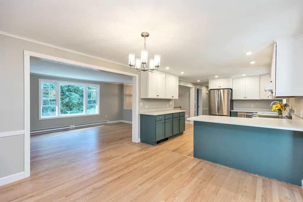 18 Four Seasons Lane Merrimack NH 03054