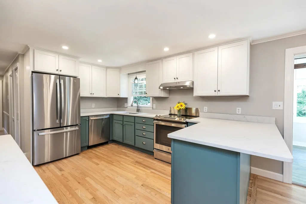 18 Four Seasons Lane Merrimack NH 03054