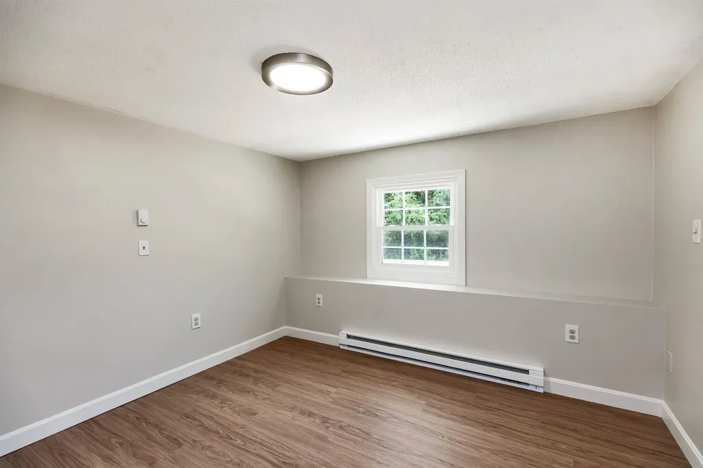 18 Four Seasons Lane Merrimack NH 03054