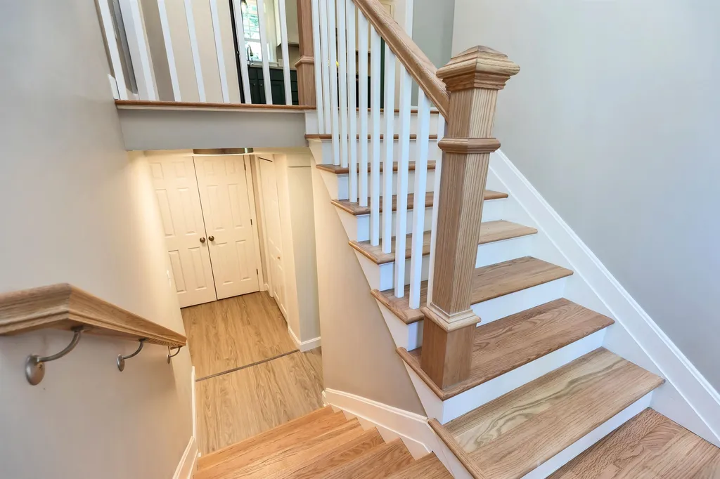 18 Four Seasons Lane Merrimack NH 03054