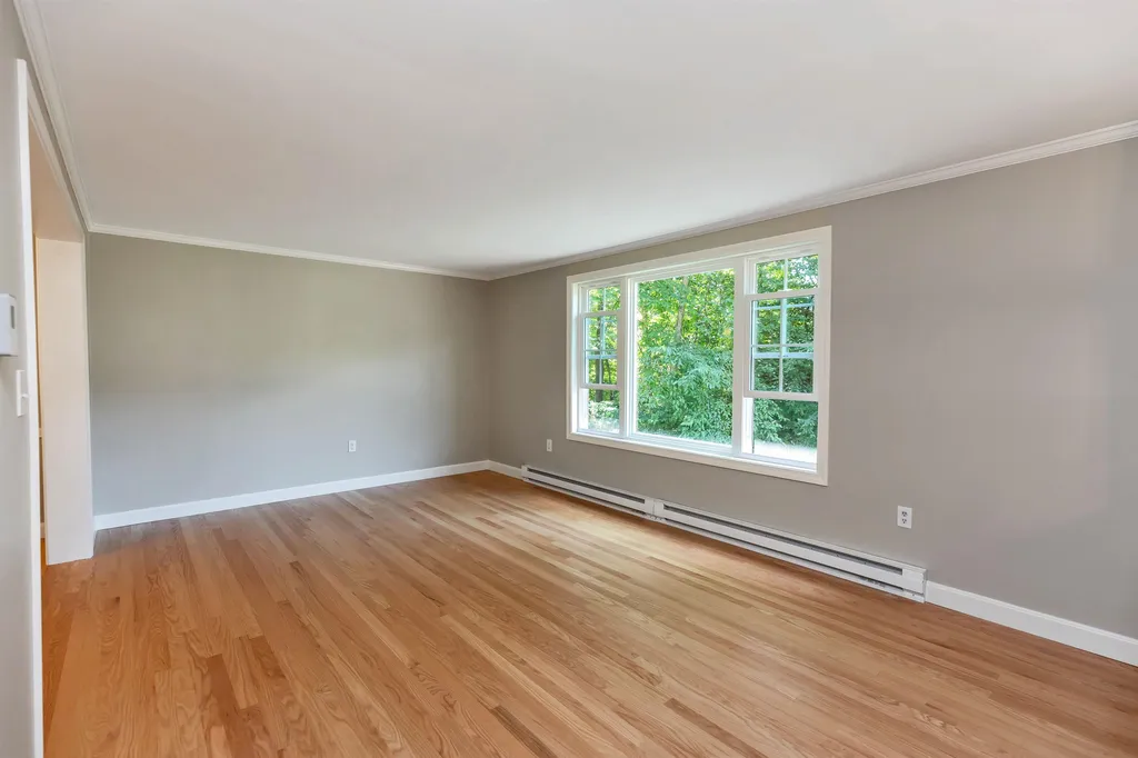 18 Four Seasons Lane Merrimack NH 03054
