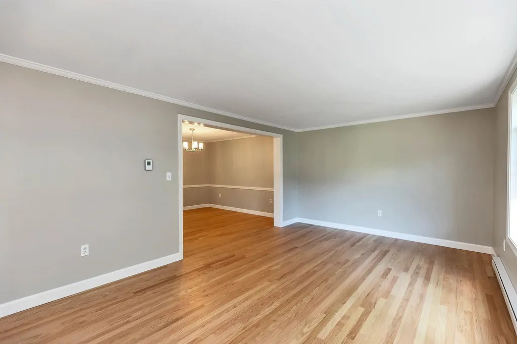18 Four Seasons Lane Merrimack NH 03054