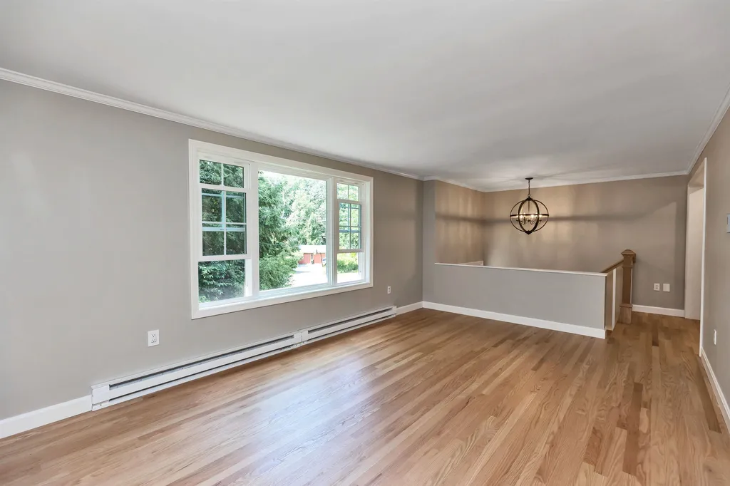 18 Four Seasons Lane Merrimack NH 03054