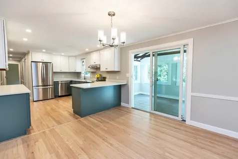 18 Four Seasons Lane Merrimack NH 03054