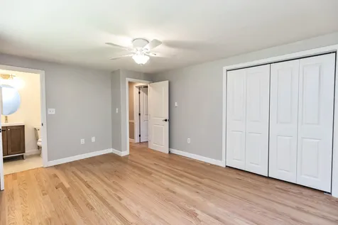 18 Four Seasons Lane Merrimack NH 03054