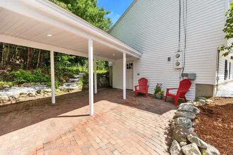 18 Four Seasons Lane Merrimack NH 03054