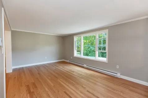 18 Four Seasons Lane Merrimack NH 03054
