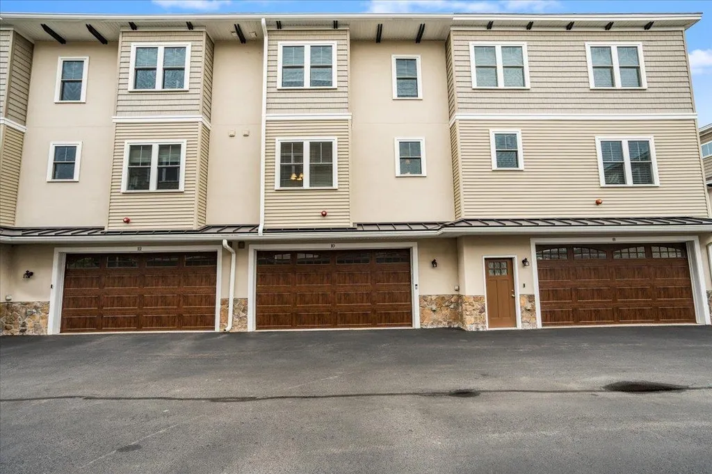 10 Montalcino Way Salem NH 03079