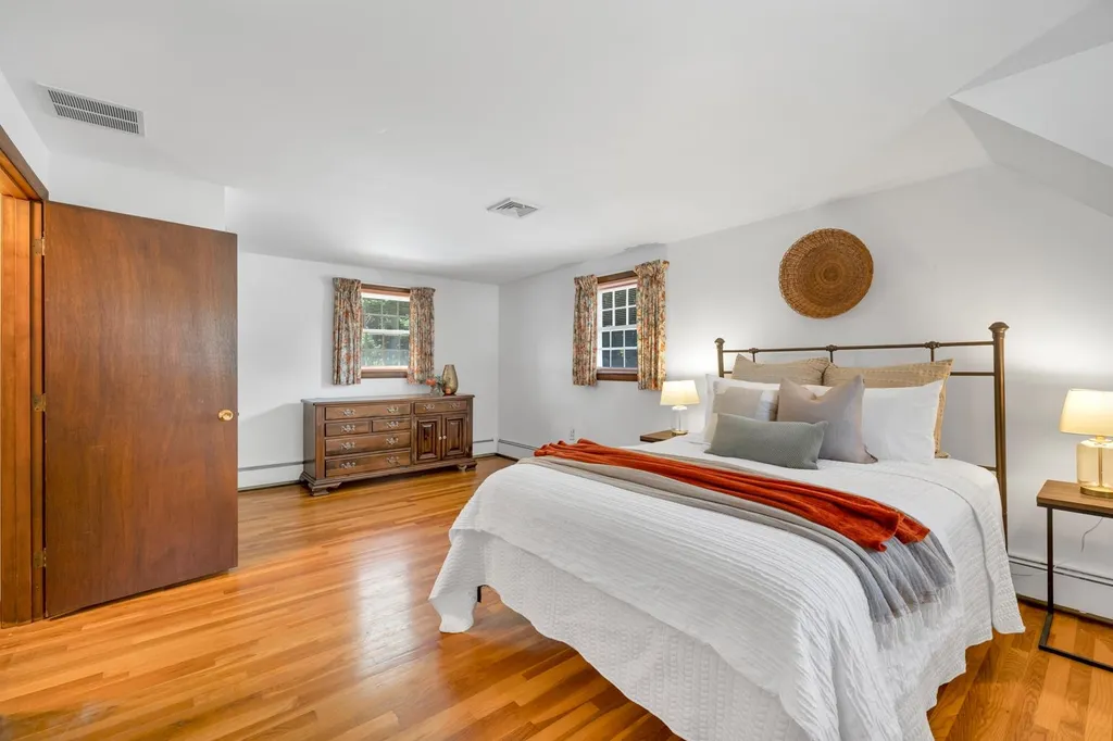 27 Massachusetts Drive Nashua NH 03060