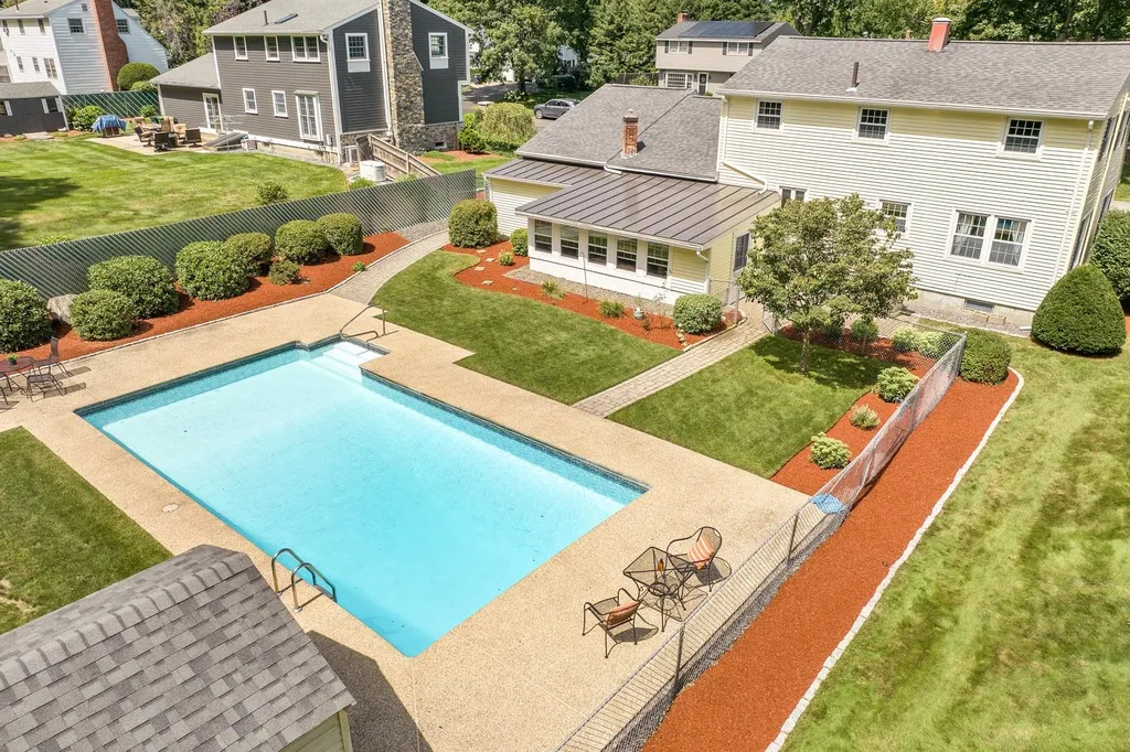27 Massachusetts Drive Nashua NH 03060