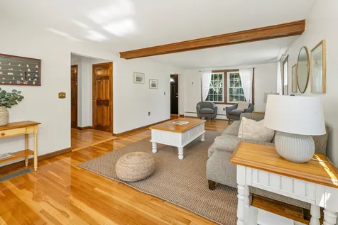 27 Massachusetts Drive Nashua NH 03060