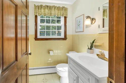 27 Massachusetts Drive Nashua NH 03060
