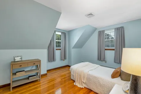27 Massachusetts Drive Nashua NH 03060