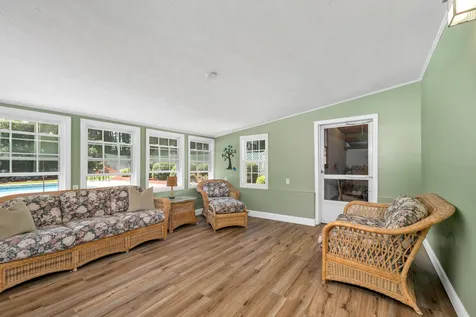 27 Massachusetts Drive Nashua NH 03060