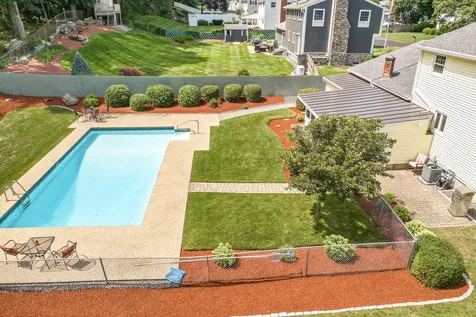 27 Massachusetts Drive Nashua NH 03060