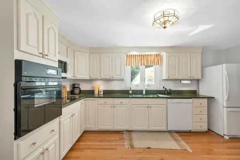 27 Massachusetts Drive Nashua NH 03060