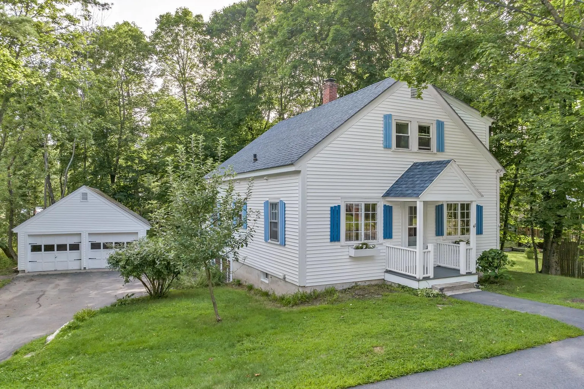 41 Pine Street Wolfeboro NH 03894