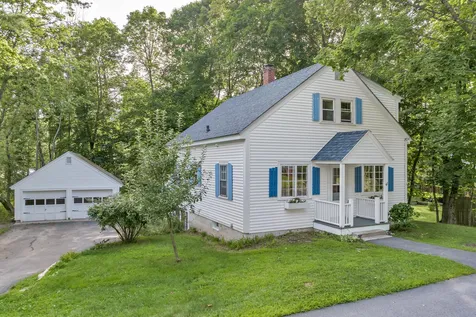 41 Pine Street Wolfeboro NH 03894
